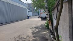 На территории складского комплекса 1